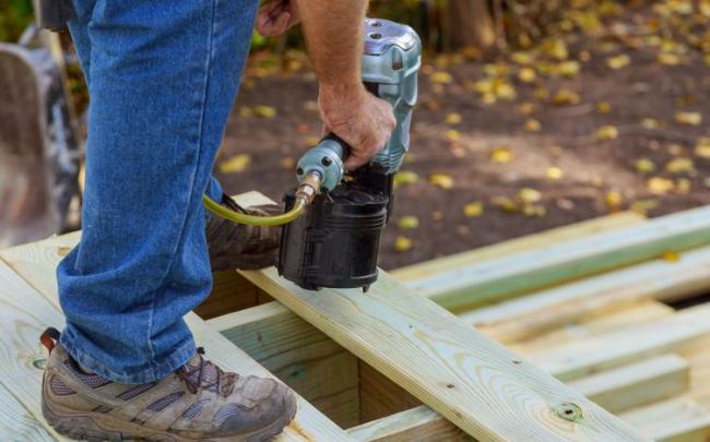 réglementations en vigueur pour une terrasse sur pilotis