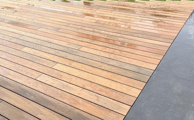 Poseur de terrasse en bois composite et exotique à BAILLY ROMAINVILLIERS 77