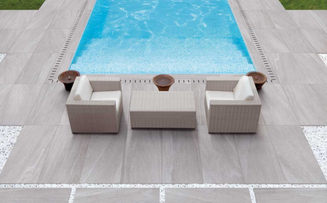Terrasse en grès cérame sur plot à Bussy-Saint-Martin (77600)