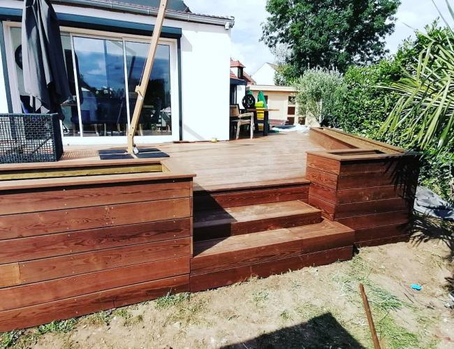 Terrasse en bois frêne thermochauffé à Thorigny-sur-Marne (77)