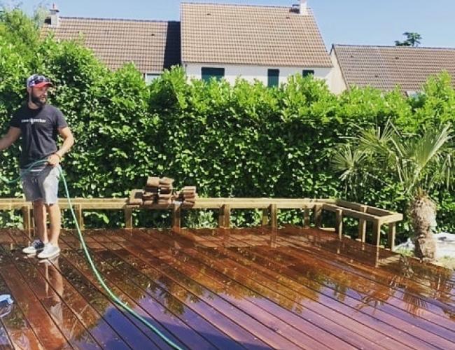 Très grande terrasse pilotis en frêne thermo-chauffée. Seine et Marne (77)