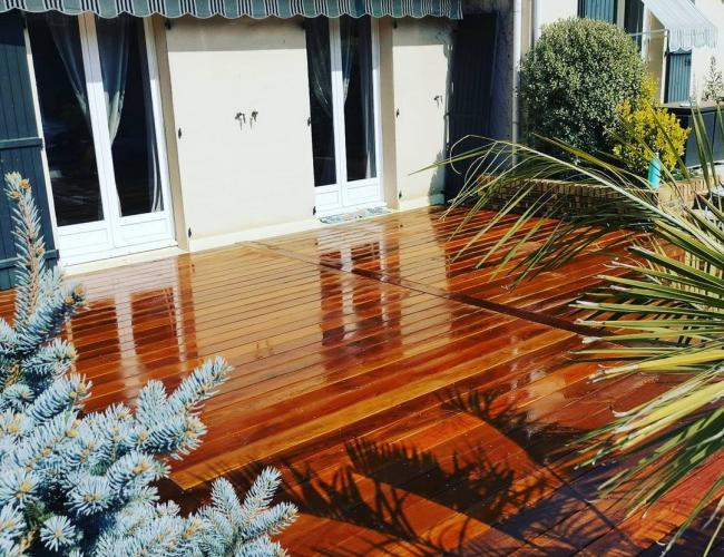 terrasse bois en IPE proche du plage de Piscine