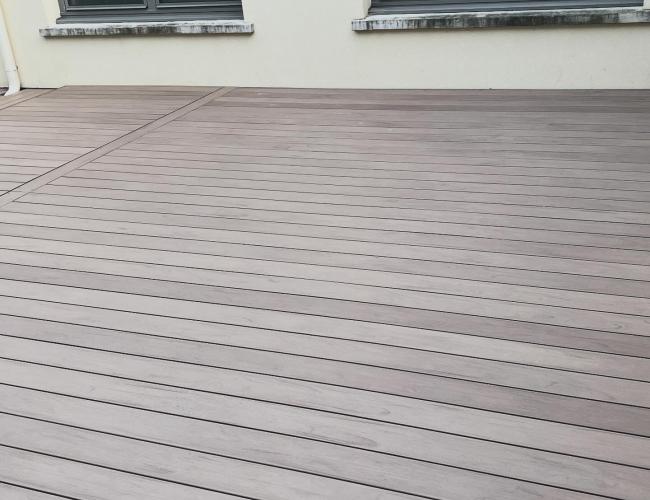 "Innovation en Extérieur : Pourquoi Choisir le Bois Composite UPM pour Votre Terrasse ?"