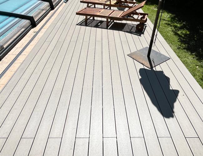 Installer une terrasse composite sur pilotis : avantages et conseils