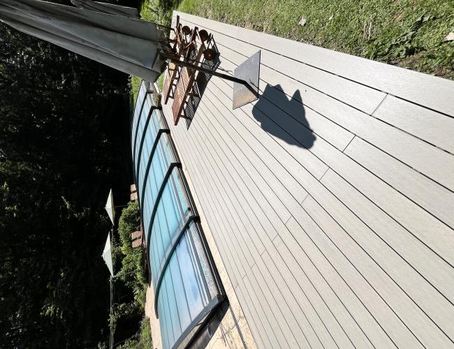 Terrasse composite Seine-et-Marne : stabilité et durabilité garanties