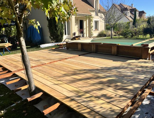 Terrasse bois avec lambourdage croisé : stabilité renforcée
