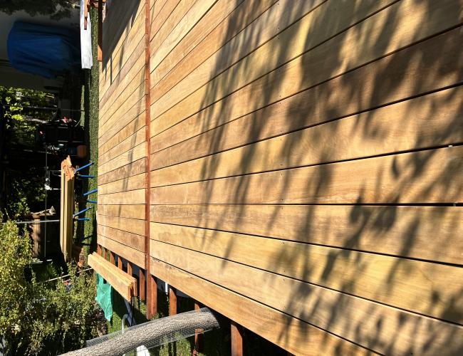 Terrasse en bois Garapa + pente = projet maîtrisé