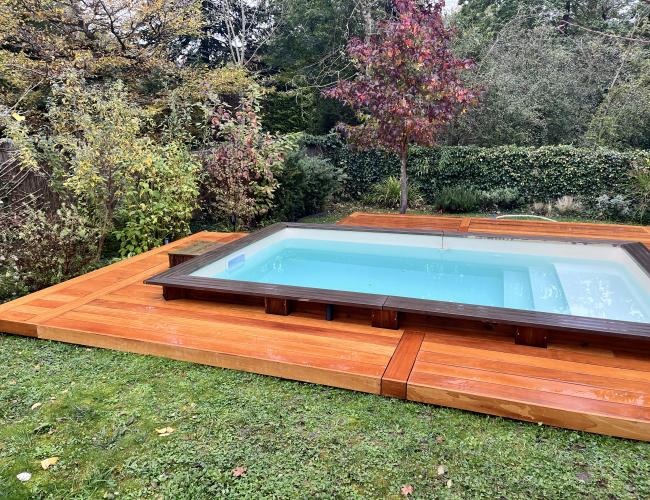 Pose d’une terrasse bois sur terrain pentu avec double structure