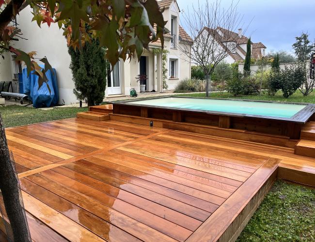 Double structure en bois pour terrasse sur pente : méthode DTU